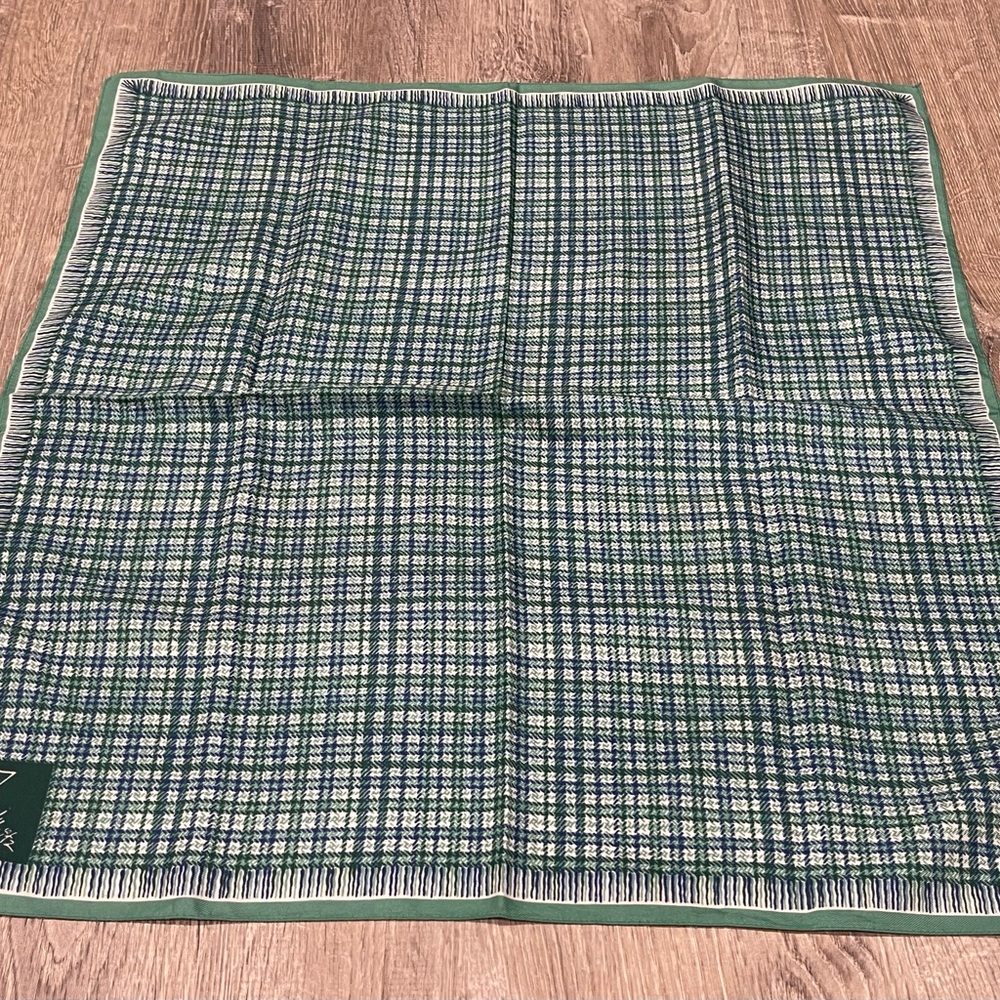 Vintage John Weitz Scarf Green checked D15